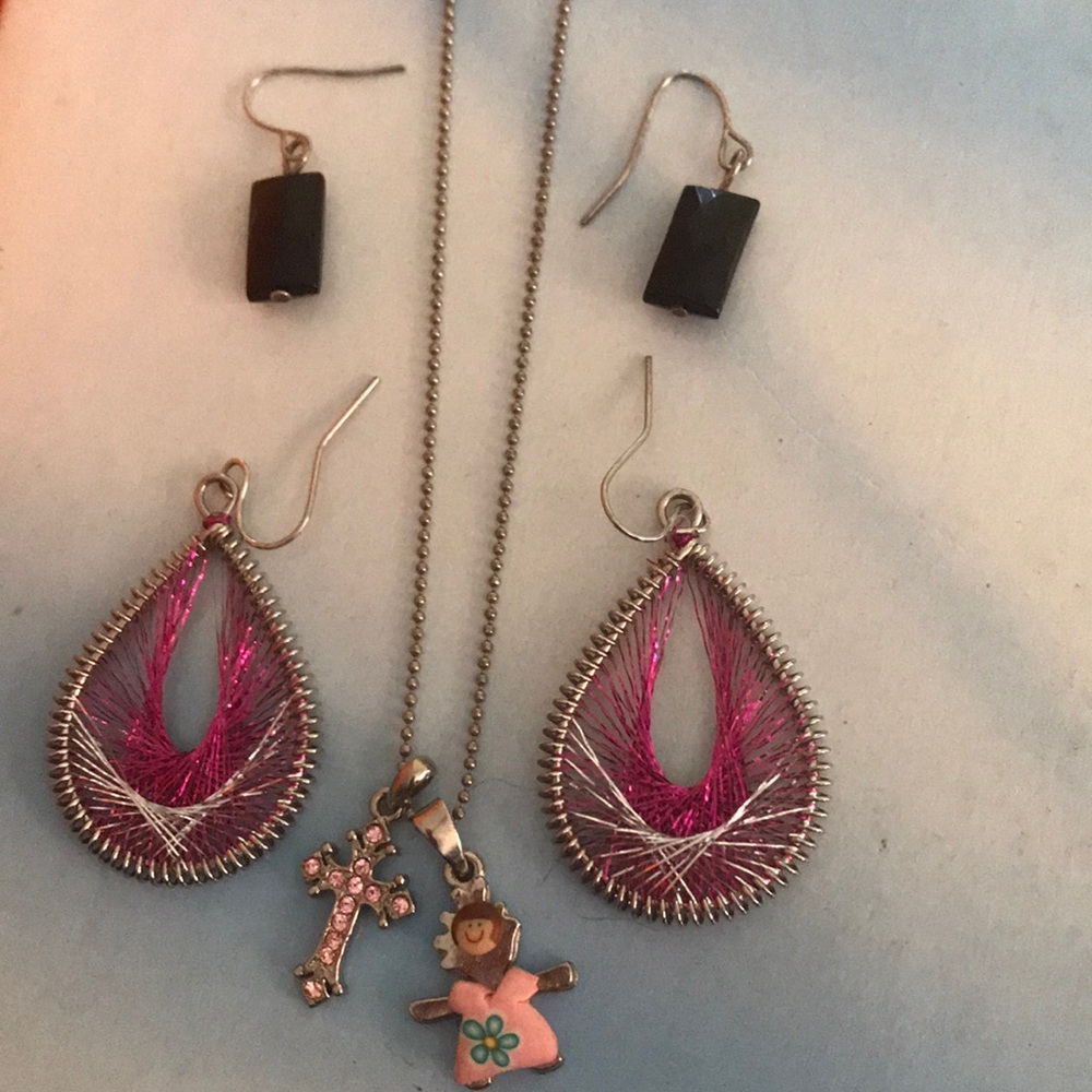 Earrings and necklace set